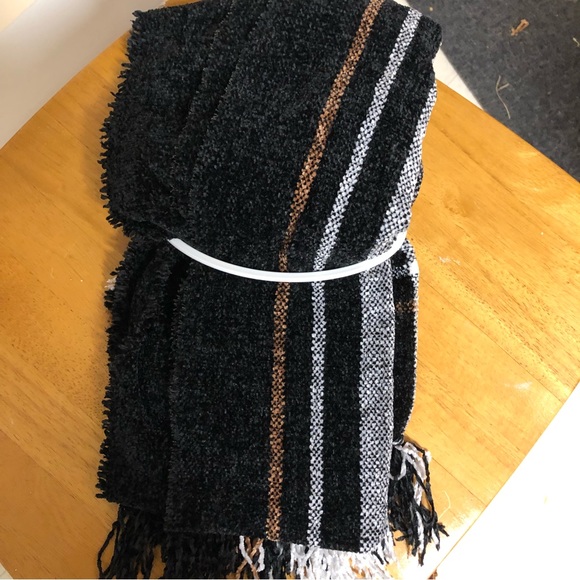 Scarf and Pom Pom Hat - Picture 3 of 4